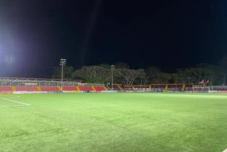 Estadio sin público.&nbsp;Foto: La Teja.