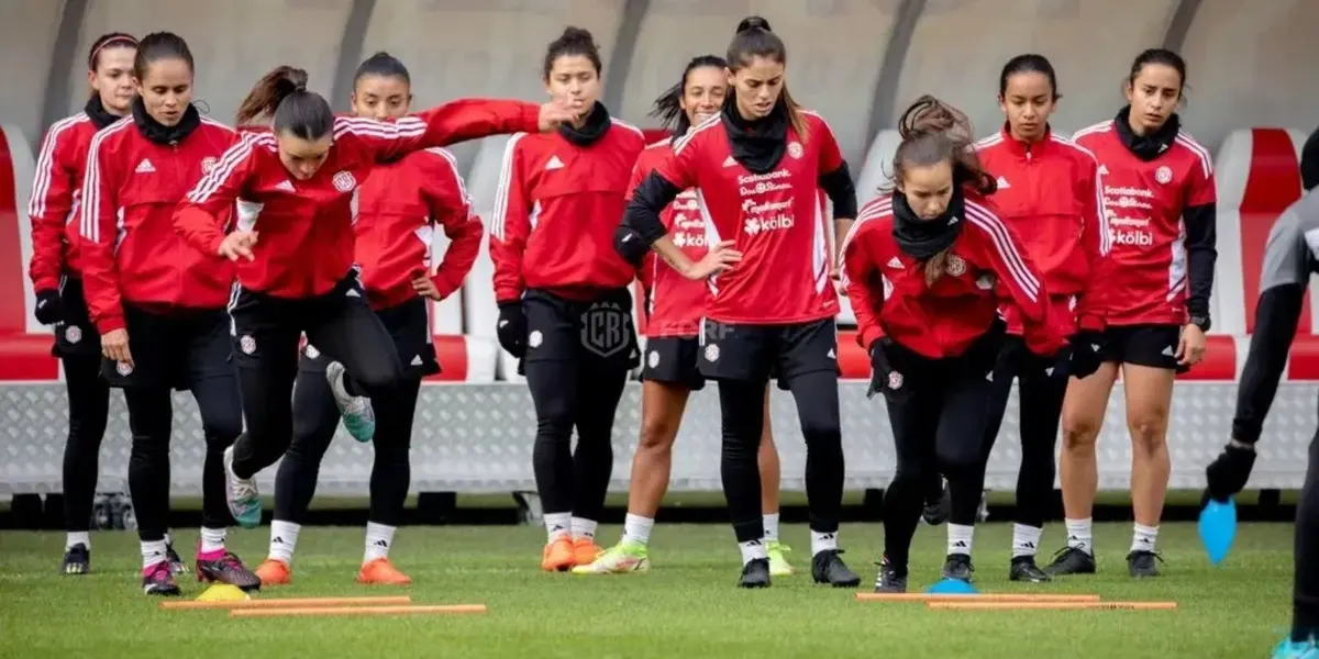 El equipo femenino de Costa Rica no levanta y desde ya empiezan a criticar a la estratega