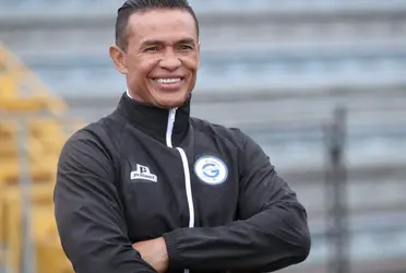 El ex técnico del Saprissa regresa al fútbol profesional.