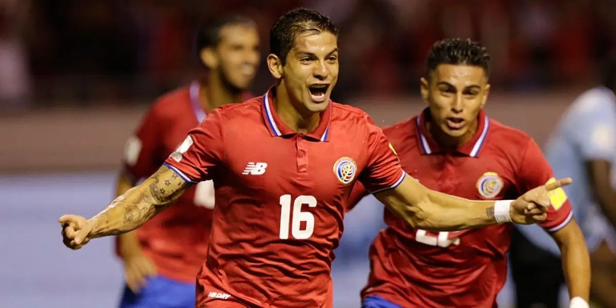 El lateral derecho del Bochum de la Bundesliga anunció su retiro de la Selección de Costa Rica.