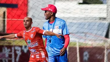 Julio Dely valdés al lado de Starling Matarrita de Santos de Guápiles.