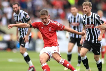 Aguilera vive su primera temporada en el Nottingham Forest.