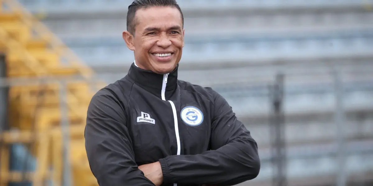 El ex técnico del Saprissa regresa al fútbol profesional.