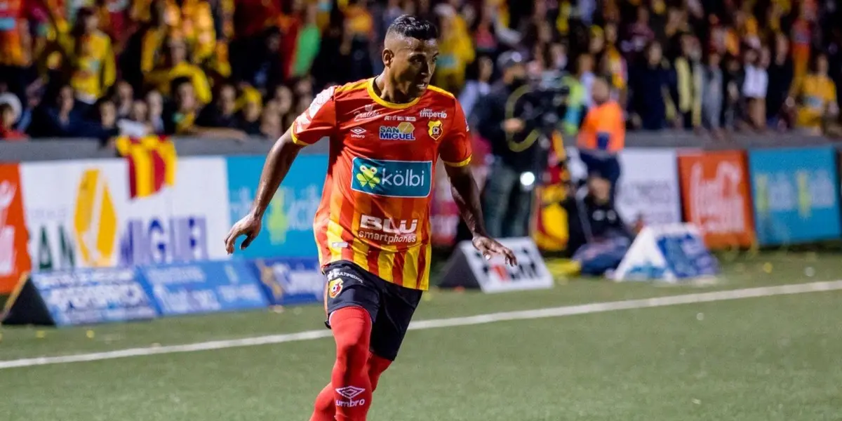 El volante Allan Cruz vive una segunda etapa en el Herediano.