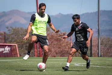  En el partido, Carlos Mora se jaló un golazo          