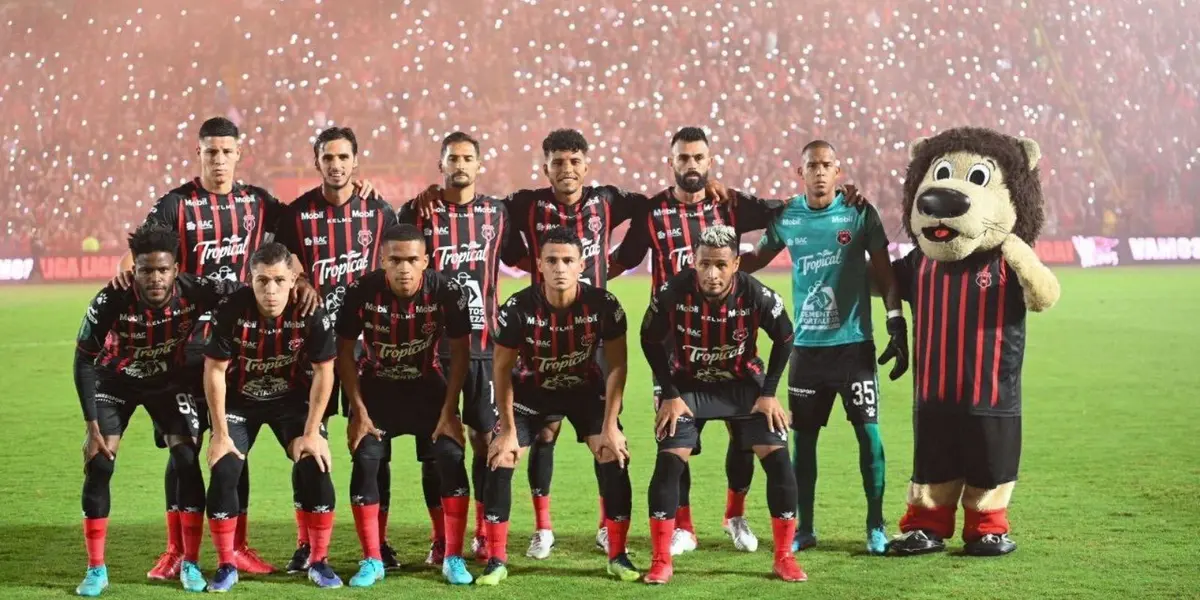 La difícil situación de Alajuelense ha dado paso para que varias ex figuras den su punto de vista sobre el club