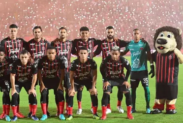 La difícil situación de Alajuelense ha dado paso para que varias ex figuras den su punto de vista sobre el club