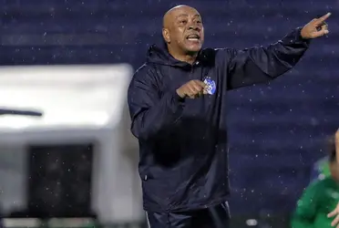 Los brumosos tomaron una decisión con el entrenador Mauricio Wright  