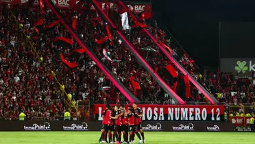 Vecino se quejó por alto ruido en la noche, ahora no pueden ingresar bombos al estadio